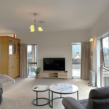 Spacious Retreat With Mountain View Rotorua Kültér fotó