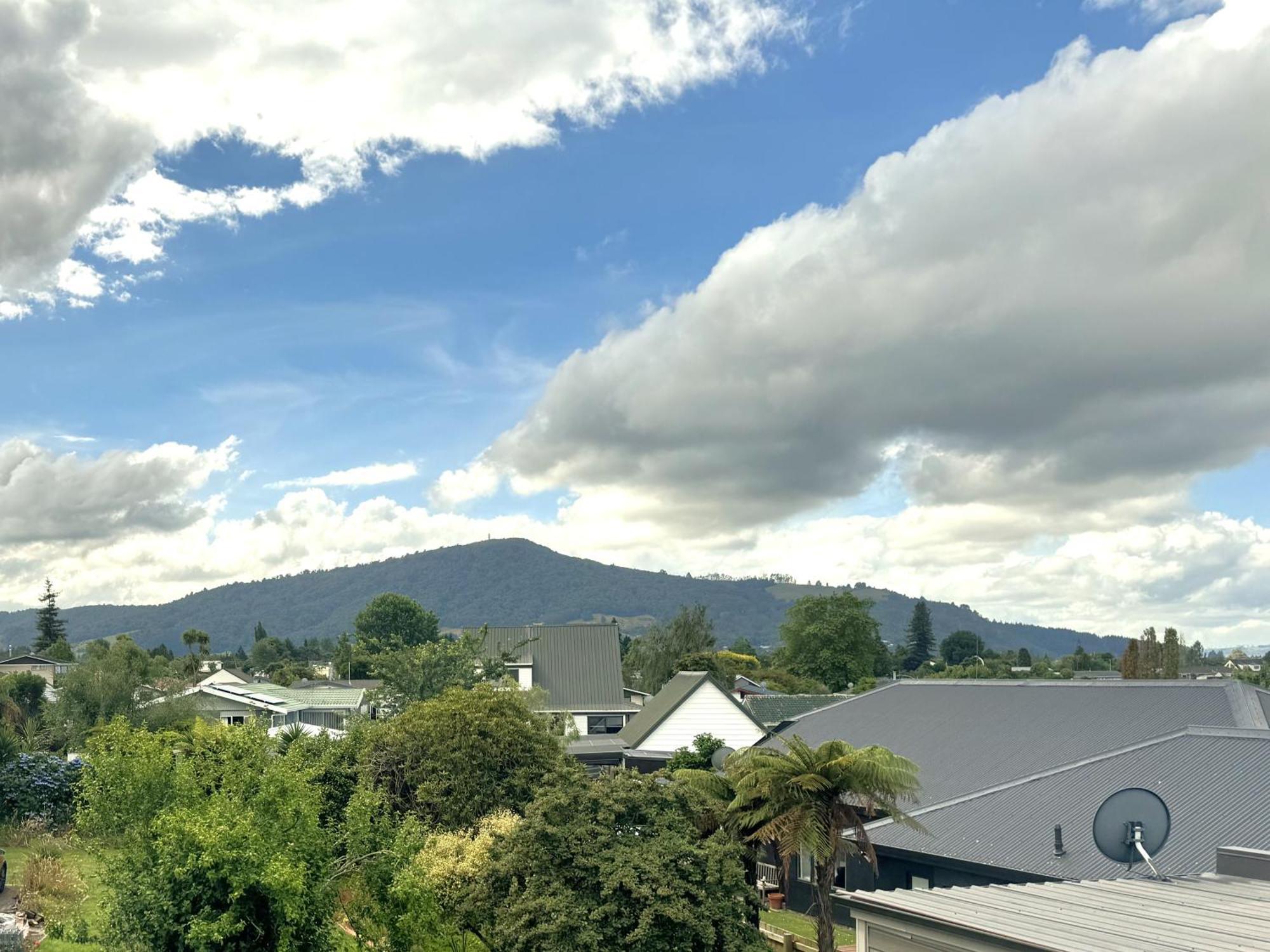 Spacious Retreat With Mountain View Rotorua Kültér fotó